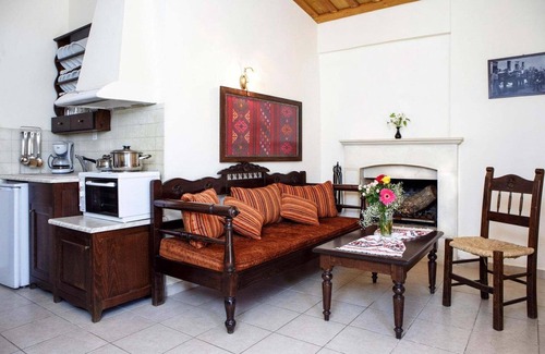 Drosia Apartment | Stay for 2 at Aposperitis Drosia