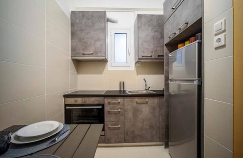 Athens Apartment | "stay-in-art", Central Athens Comfy Cultural Flat 3is