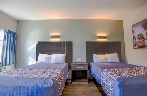 Le Barons Of Titusville Hotel | Stay In Relaxing Room By Canaveral National Seashore, Parking Included