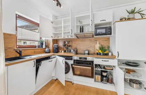 Bayreuth Apartment | Stay Malou Apartment zentrumsnah mit Kaffee-Teebar, Arbeitsplatz, Balkon und kostenlosen Stellplatz