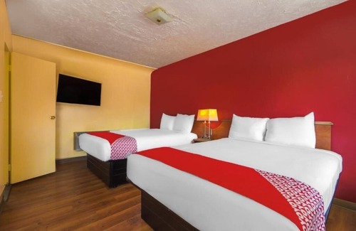 North Lima Hotel | Stay near Mill Creek Preserve with Free Parking and Pet-Friendly Unit