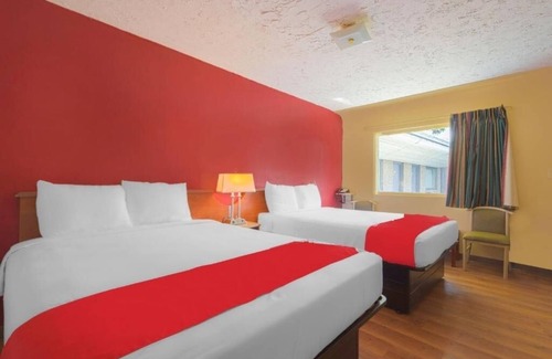 North Lima Hotel | Stay near Mill Creek Preserve with Free Parking and Pet-Friendly Unit