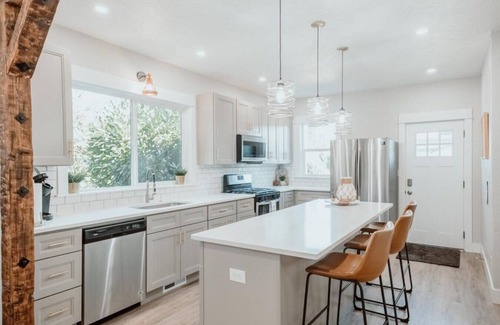 Corvallis House | Stay next door to OSU campus in a beautifully renovated home