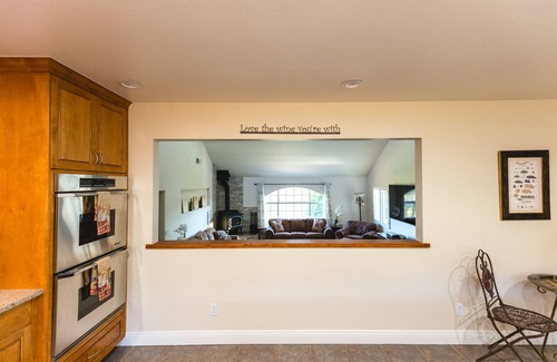 Paso Robles House | Stay on a Working Vineyard moments from Downtown Paso Robles Heated Pool avail.