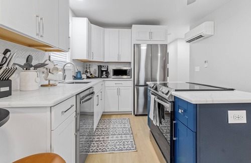 Front Park House | Stay & Play: New 3BR, Hot Tub + Games