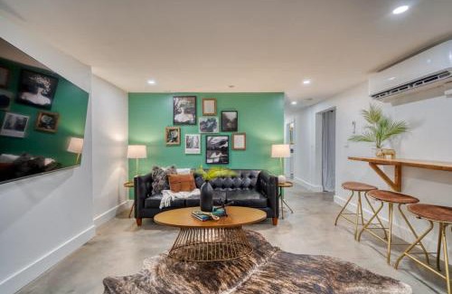 Alphabet Historic District Apartment | Stay Portland - 1910 Historic Jessie Morehead House - 98 WalkScore