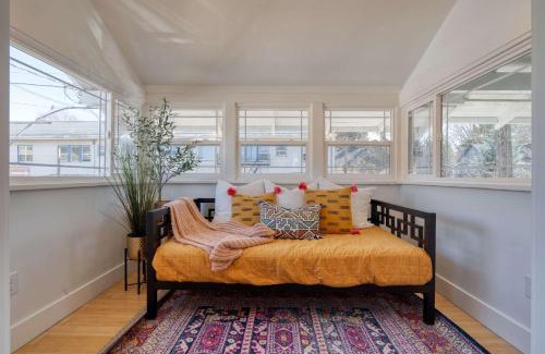 Belmont House | Stay Portland - Casa Solárium, Local Eateries, Parks & Espresso