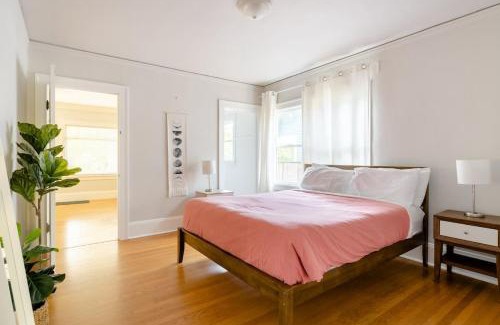 King House | Stay Portland Collection- Trendy 4BR 2BA Bungalow in Alberta Arts District!