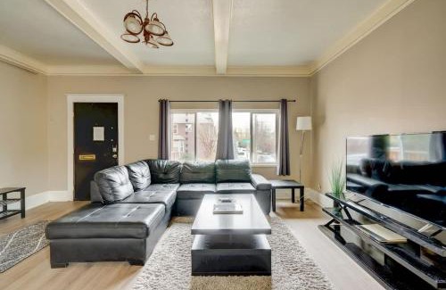 King Apartment | Stay Portland - Elegant & Airy 3BR 2BA in NE Portland