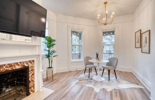 Buckman Neighborhood Apartment | Stay Portland - Historic Queen Anne Vernacular - 95 WalkScore