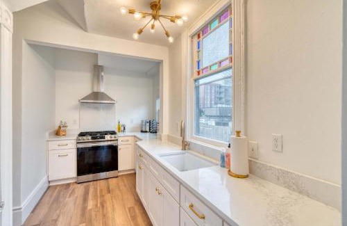 Buckman Neighborhood Apartment | Stay Portland - Historic Queen Anne Vernacular - 95 WalkScore