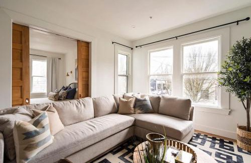 Uptown Apartment | Stay Portland - Historically Renovated 3BR steps from NW 23rd