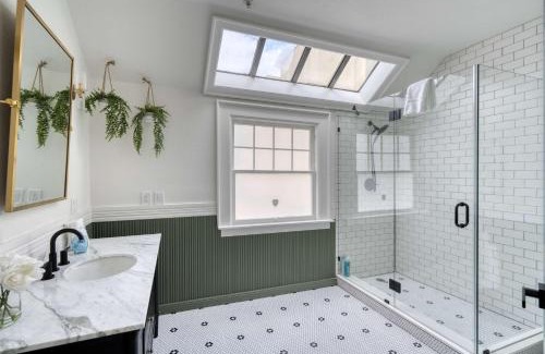 Nob Hill House | Stay Portland - Luxury Living on NW 23rd Ave, Walk Score 99