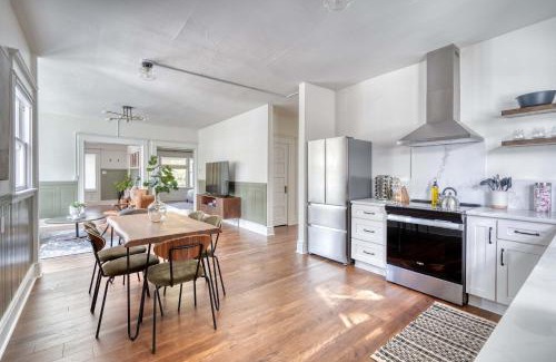 Belmont Apartment | Stay Portland - Renewed Classic Craftsman in SE - 95 WalkScore