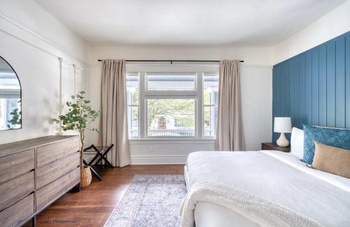 Belmont Apartment | Stay Portland - Renewed Classic Craftsman in SE - 95 WalkScore