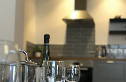 Teignmouth Apartment | Stay Salty | Perfect Central Location | 1000 SqFt!