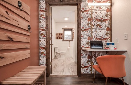 Prescott Apartment | Stay Simple | Workspace + Free Parking