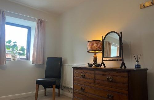 Dalston Apartment | Stay Still Indian Court