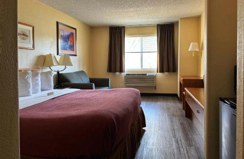 Cedaredge Hotel | Stay Wise Inn Cedaredge