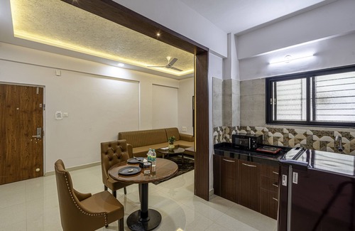 Kharadi Hotel | StayBird Divine Suites Business Hotel