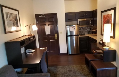 West Chester Hotel | Staybridge Suites - Cincinnati North by IHG