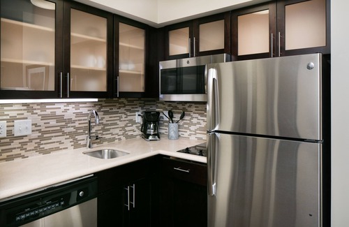 Historic East Village Hotel | Staybridge Suites Des Moines Downtown by IHG