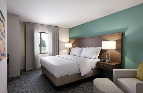Southfield Hotel | Staybridge Suites Detroit Southfield by IHG