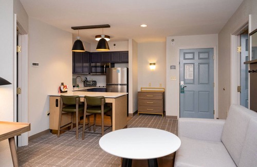 Tougaloo Hotel | Staybridge Suites Jackson by IHG
