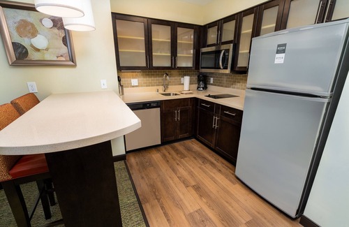 Newark Hotel | Staybridge Suites Newark - Fremont by IHG