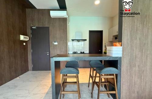 Kuching Apartment | Staycation Homestay 76 Liberty Grove Near Airport