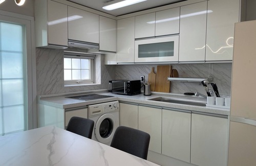 Suyeong-Gu Bed & Breakfast | Stayhere