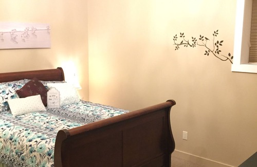 Foothills House | Staying longer? Ask for a better deal! *WALK-OUT SUITE 2BDRM* FOOTHILLS-VIEWS!