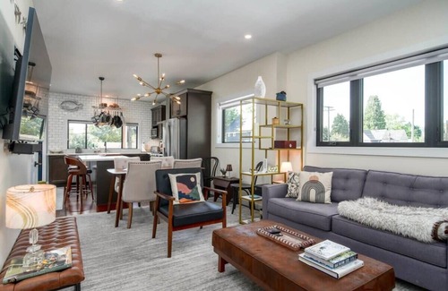 Belmont Apartment | #StayInMyDistrict Buckman Loft Popular SE Belmont
