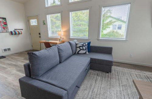 Port Orford Apartment | #StayinMyDistrict Oceanview Studio Loft