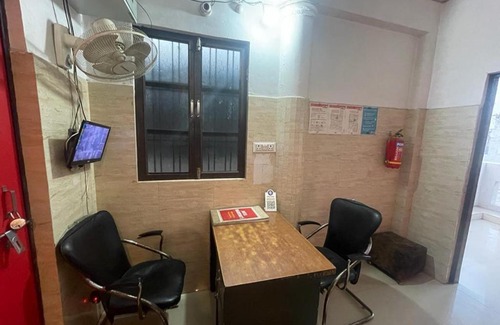 Indira Nagar Hotel | STAYMAKER Hotel Mauryan's near High Court