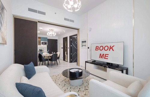 Al Barsha Apartment | StayShort - Al Barsha Apartment Sleeps 2 with Swimming Pool!