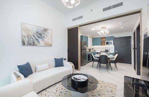 Al Barsha Apartment | StayShort - Al Barsha Apartment Sleeps 2 with Swimming Pool!