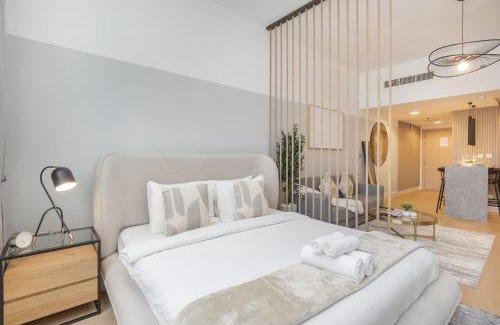 Dubai Sports City Apartment | StayShort - Amazing Studio Apartment in Frankfurt, Sports City