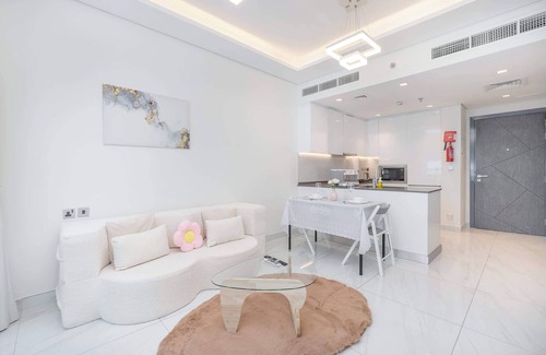 Al Barsha Apartment | StayShort - Arjan Apartment sleeps 3 with Private Balcony!