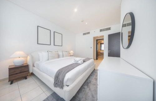 Bur Dubai Apartment | StayShort - Comfy 1 Bed in Sky Gardens Sleeps 4 With Pool