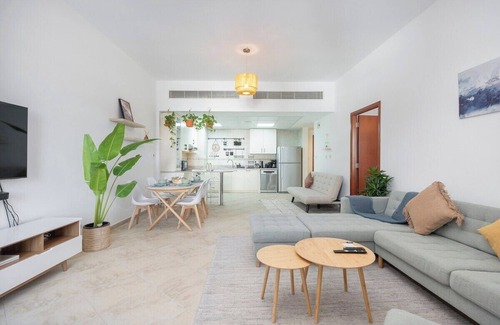 Motor City Apartment | StayShort - Cozy 1-Bedroom Apartment for 5 in Motor City!