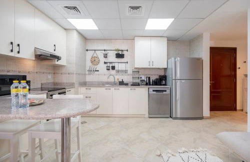 Motor City Apartment | StayShort - Cozy 1-Bedroom Apartment for 5 in Motor City!