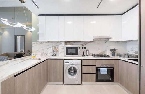 Jumeirah Village Triangle Apartment | StayShort - Cozy 1BR in JVT with Gym and Pool Access - Sleeps 2!