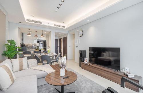 Business Bay Apartment | StayShort - Fabulous and Spacious 2BR in Nobles Tower