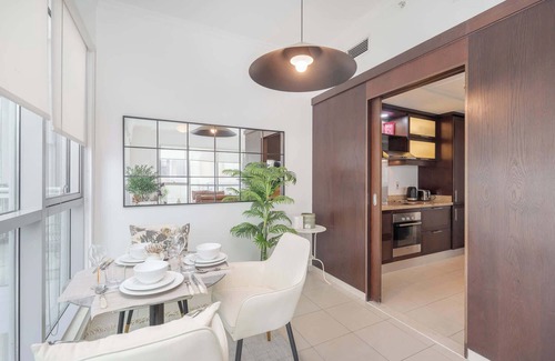 Downtown Dubai Apartment | StayShort - Gorgeous 1 Bedroom in The Residence Tower 8 Perfect for 2