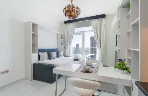 Al Barsha Apartment | StayShort - Relaxing and Gorgeous Studio in Miraclz by Danube