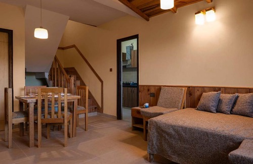 Kasiyalekh Villa | StayVista at Dream Cottage 5