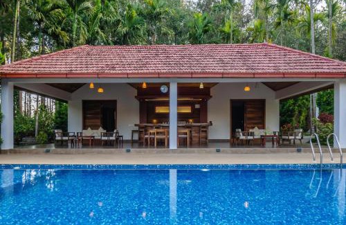 Madapura Villa | StayVista at Tall Silver with Infinity Pool & Breakast