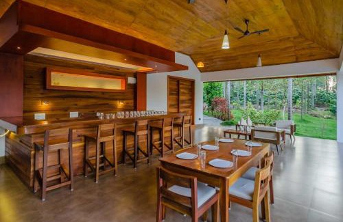 Madapura Villa | StayVista at Tall Silver with Infinity Pool & Breakast