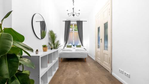 Friedrichshain-Kreuzberg Apartment | Staywell Kreuzberg mit Sauna, zentral, 100QM